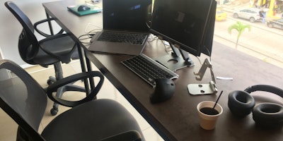 Kit de productividad de un nómada digital.