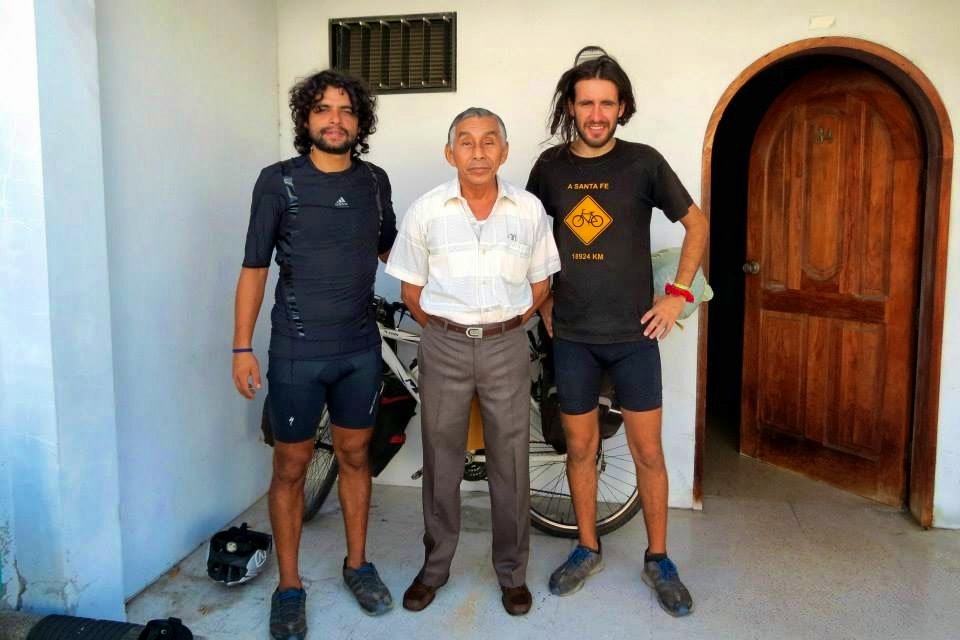 Un fin de semana con los "Héroes Innecesarios"